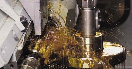 Aluminum and aluminum alloy processing should pay attention to the choice of cutting fluid